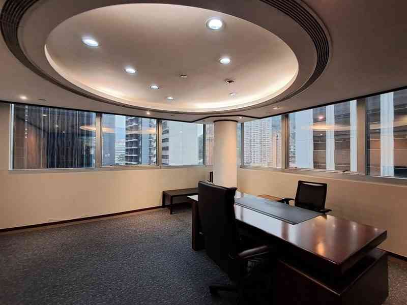 美聯：灣仔中華大廈高層全層商廈租售 意向呎價售1.2萬