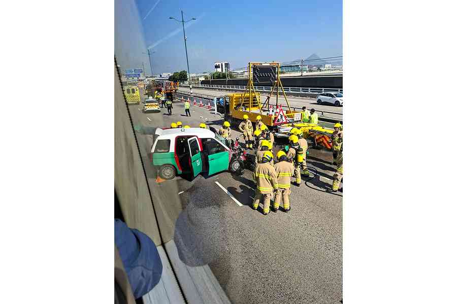 北大嶼山公路的士撞工程車 乘客被抛出車外送院不治
