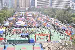 維園年宵開鑼 檔主指競爭加劇需減價促銷