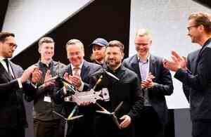 澤連斯基亮相慕尼黑 烏德聯合無人機生產線正式交付