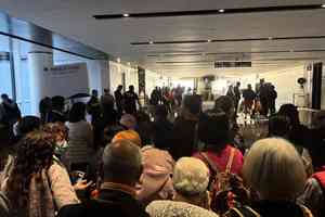 麗星郵輪「領航星號」疑故障取消行程 乘客苦候數句鐘方獲告知