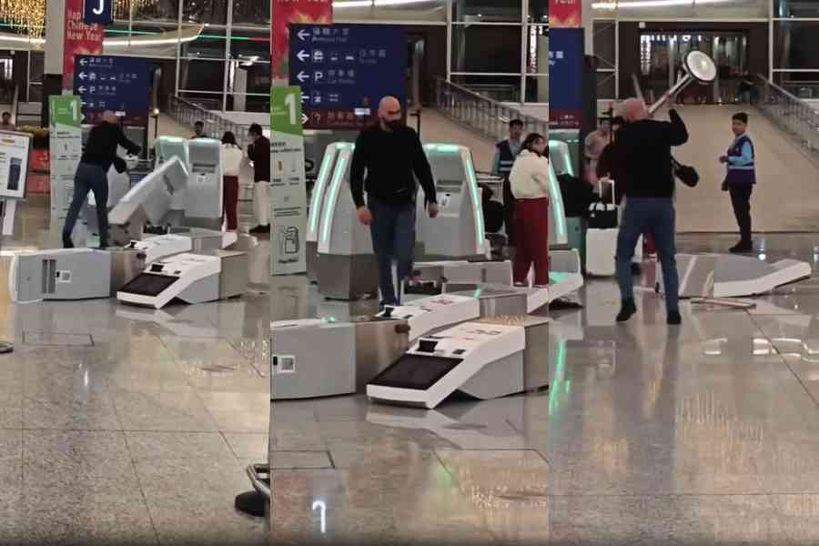 外籍男機場破壞智能櫃台 涉嫌刑毀及管有毒藥被捕