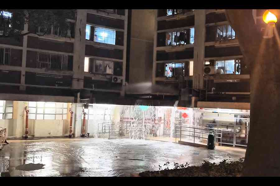 樂華南邨喜華樓喉管爆裂 暫恢復食水供應今晚需再維修