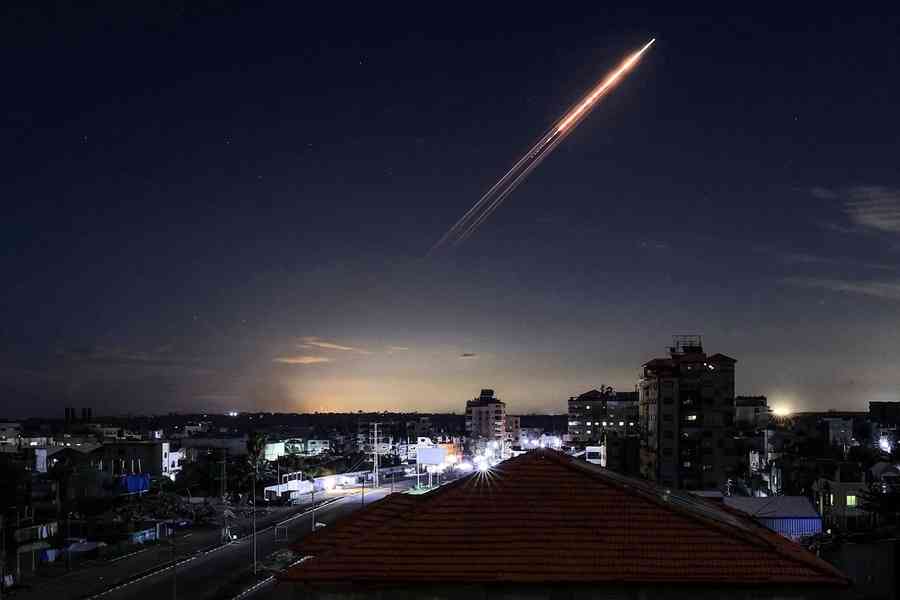 伊朗亂射鄰國折射出的多重投影