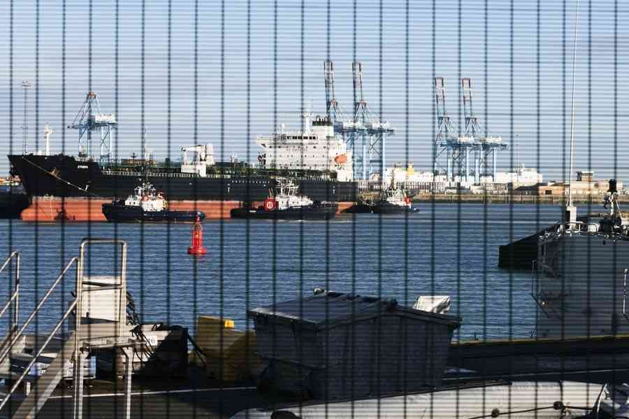 英美歐共同打擊普京「錢袋」