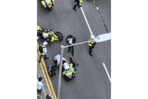 跑馬地5歲男童被兩警察電單車撞倒送院