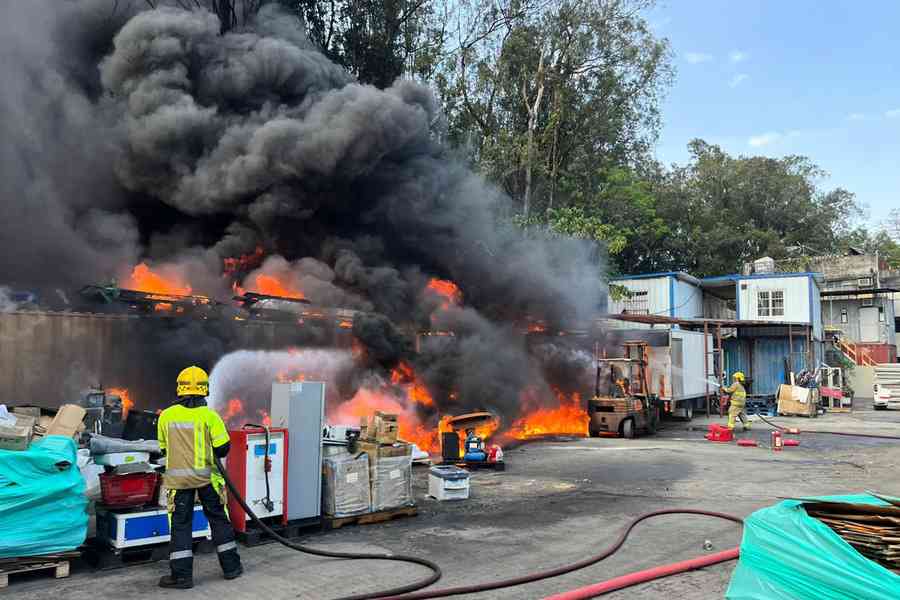 新田電子產品回收場火警無人傷