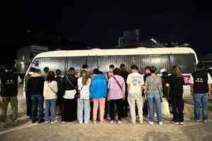 警方元朗掃非法賭檔拘23人 集運點變賭窟 檢賭具現金