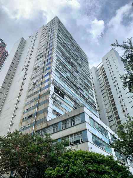 美聯：荃灣東南工業大廈高層海景單位放售 意向呎價售2,980元