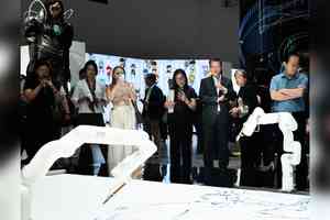 陳茂波料零售銷貨總值升幅不俗 政府密切關注油價上升影響