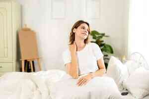 【健康養成記】12分鐘改善僵硬的晨光伸展