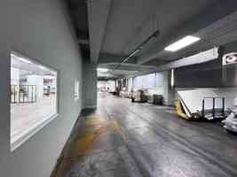 美聯：青衣工業中心低層全層巨無霸倉庫放售