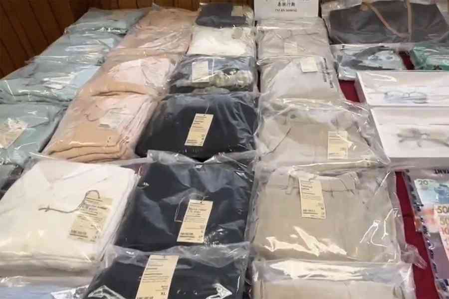 涉接連盜竊無印良品衣物 警拘5人