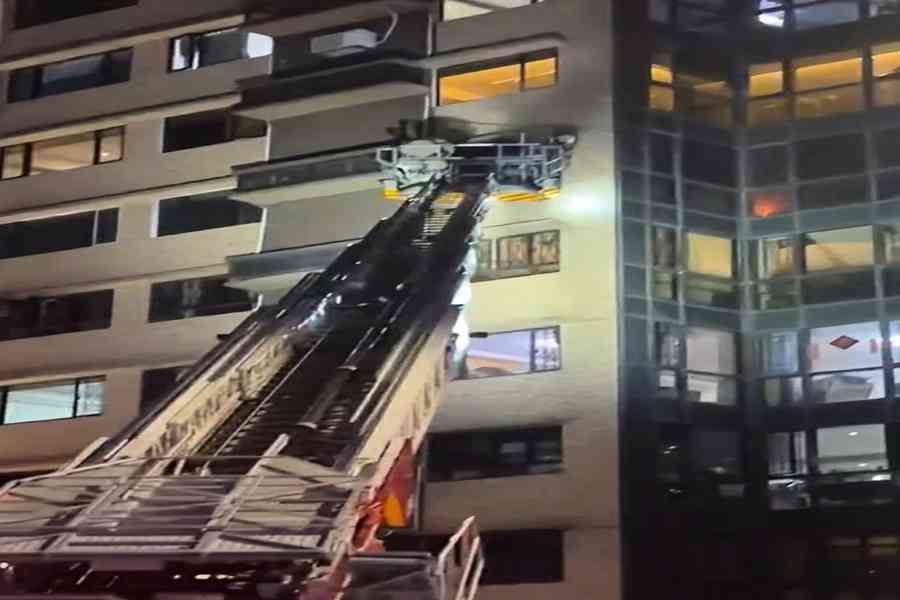 界限街皇冠閣起火 男子墮樓亡 警指火警有可疑