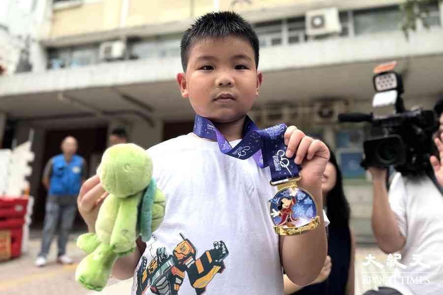 宏福苑｜6歲童尋回畢業禮物 嘆公園被拆感失落：鍾意住喺度