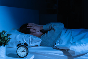 半夜醒、夜尿多睡不著？中醫教你食療與按摩穴位對症自救