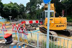 屯門青山公路再有水管滲漏 水務署稱爭取明午前完成維修