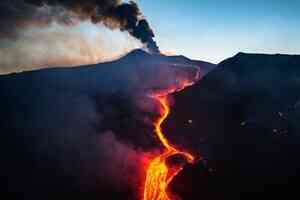 西西里島火山持續噴發已長達8天 空中交通續中斷（多圖）