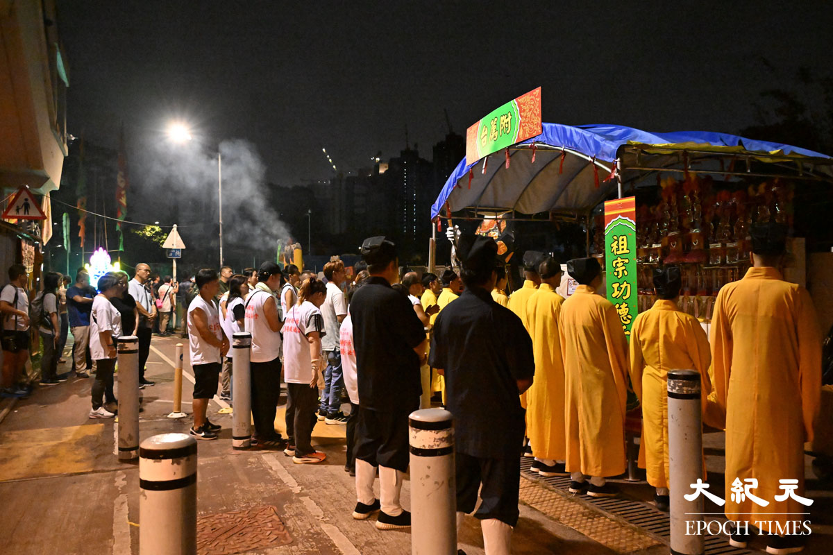 古洞昨日舉行盂蘭祭祀活動。（吳銳略／大紀元）