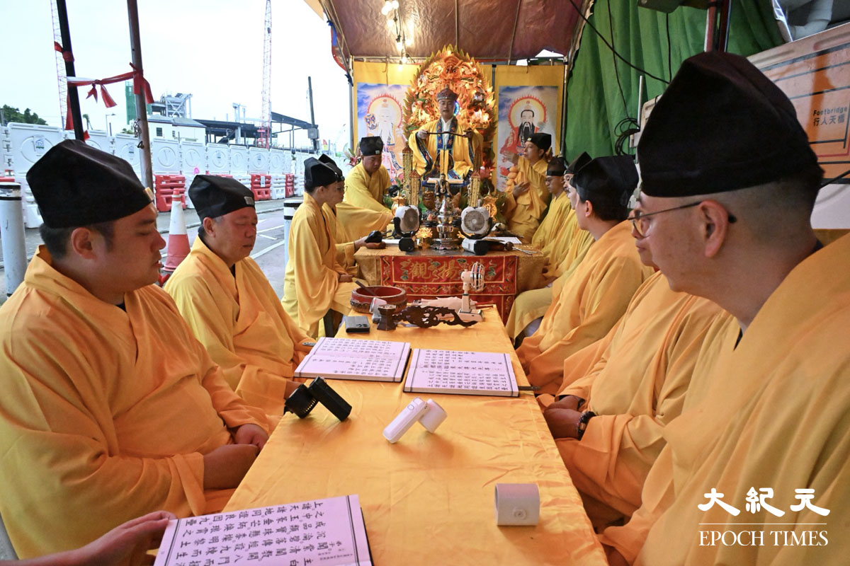 古洞昨日舉行盂蘭祭祀活動。（吳銳略／大紀元）