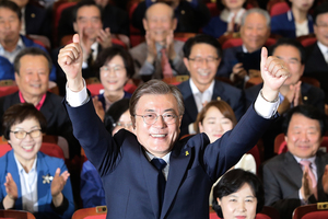 民調指文在寅當選南韓總統