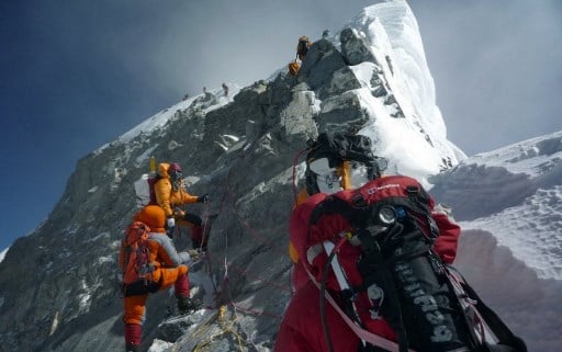 珠穆朗瑪峰「希拉里台階」坍塌 登頂危險增