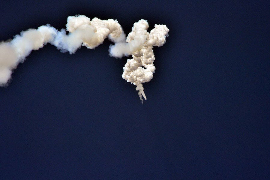 北韓5月21日向它的東岸水域發射一枚導彈，這是一周內發射的第二枚導彈。（STR/AFP/Getty Images）