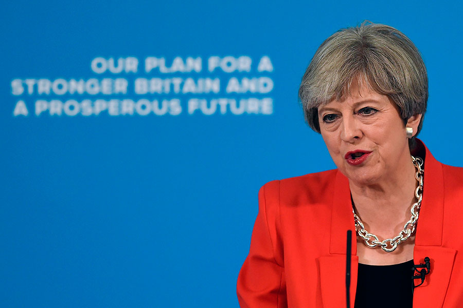 2017年5月22日，英國保守黨領袖文翠珊首相在該黨的一場大選活動中發表演說。（PAUL ELLIS/AFP/Getty Images）