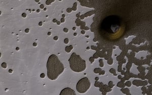 火星上發現「瑞士芝士」地質結構 來源不明