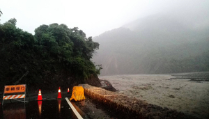 台灣大雨持續至21日 近兩萬國軍待命救災