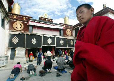 達瓦才仁：中共對西藏文化實行滅絕政策