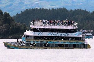 哥倫比亞150人觀光船沉沒 至少9死28失蹤