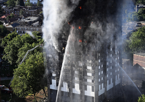 倫敦大火22樓逃生 台灣表姐妹幸運逃過一劫