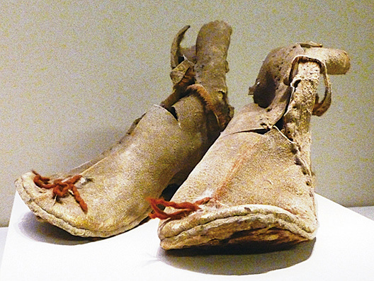 樓蘭出土的皮鞋。（維基百科）