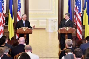 美國務卿首訪烏克蘭 呼籲俄邁出第一步
