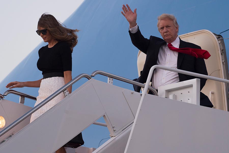 7月8日G20峰會結束，特朗普夫婦返回美國，抵達華盛頓。（SAUL LOEB/AFP/Getty Images）