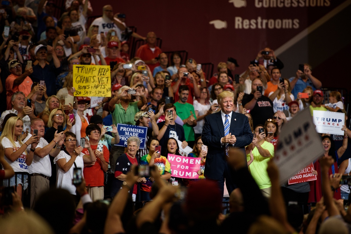 特朗普8月3日在西維珍尼亞的集會活動現場。（Justin Merriman/Getty Images）