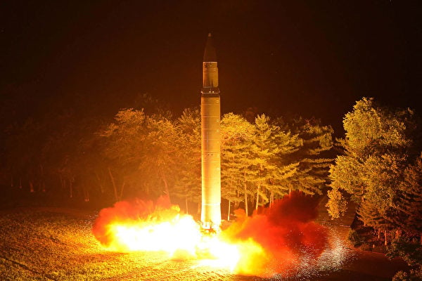 7月28日北韓又發射了一枚洲際彈道導彈，引發國際社會譴責。（STR/KCNA VIS KNS/AFP）