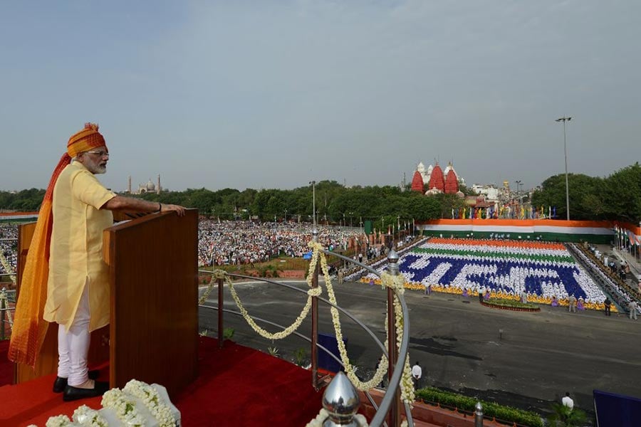 8月15日，印度總理莫迪在紅堡廣場發表演說。（PRAKASH SINGH/AFP/Getty Images）
