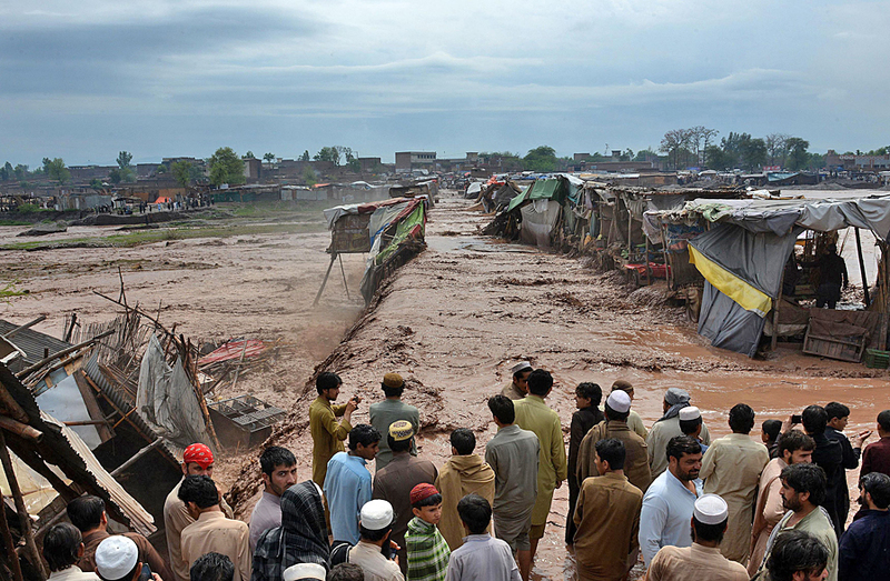 巴基斯坦大雨引洪水山崩 已奪53命