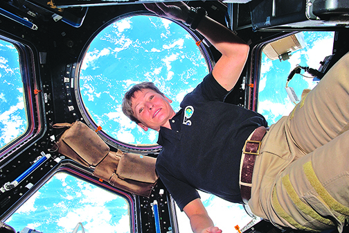 女太空人重返地球 置身太空665天破記錄