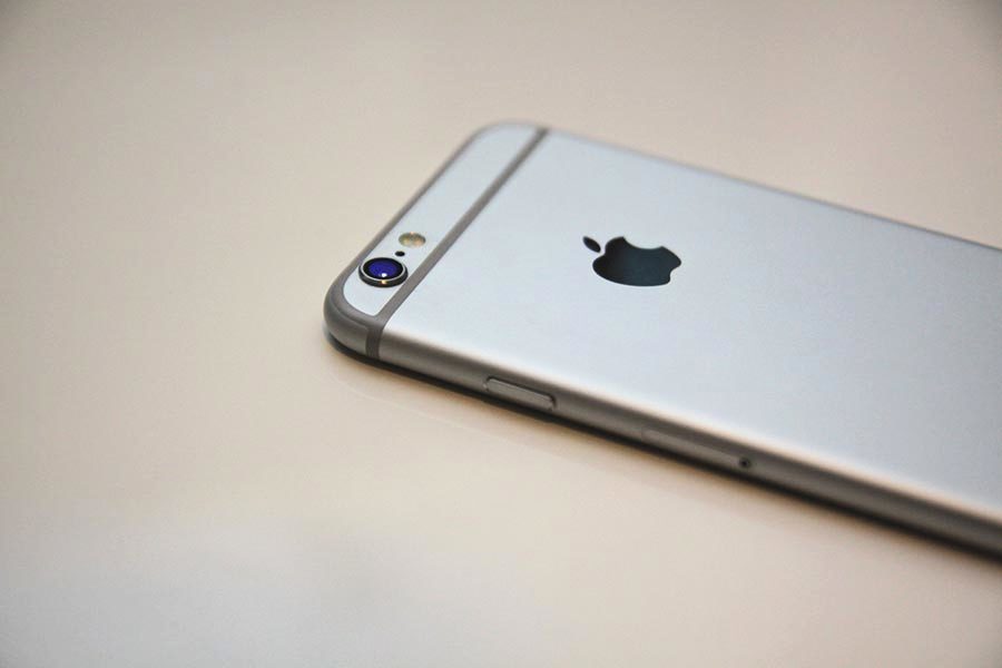 蘋果公司：iPhone手機保養期只有一年