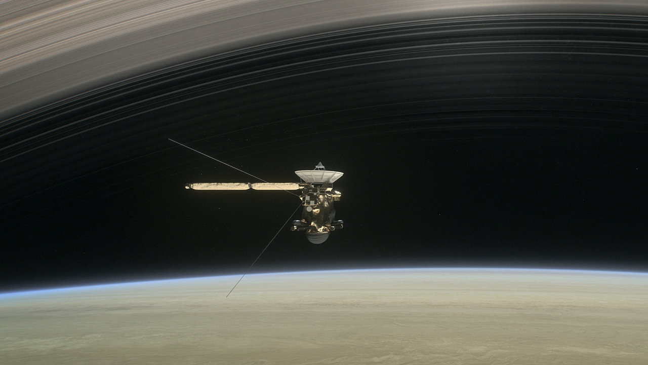 卡西尼-惠更斯（Cassini-Huygens）探測器是一項主要由美國太空總署（NASA）、歐洲太空總署（ESA）以及意大利航天局主導實施的一項國際合作探測計劃，全球有超過二十個國家參與其中。這也是人類首個圍繞土星運行的專門探測器、人類迄今最雄心勃勃的太空探索項目之一。（NASA）