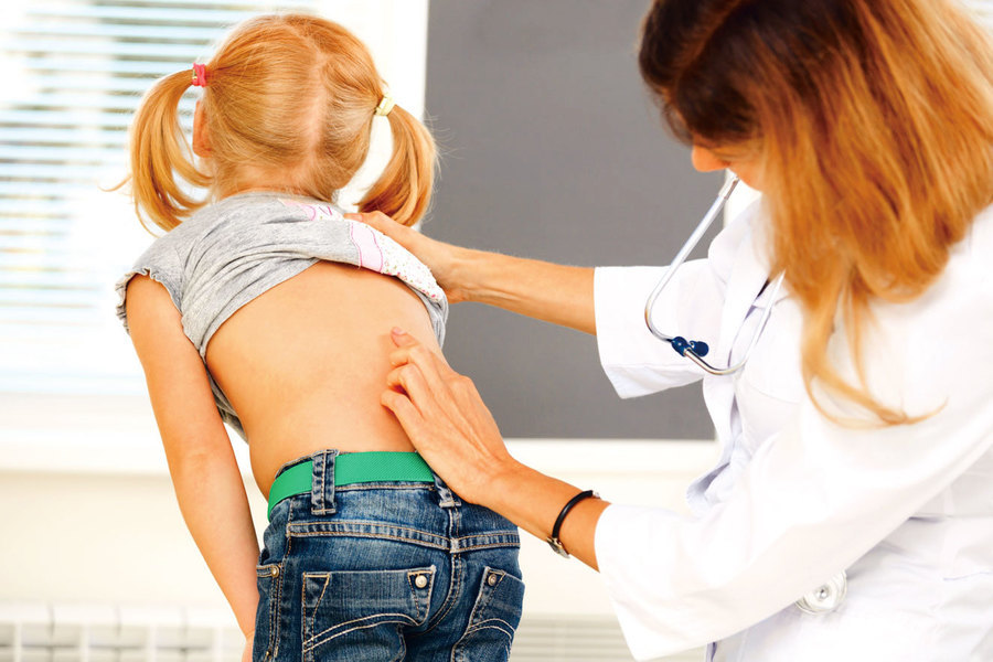幼童下背痛合併發燒原因不單純