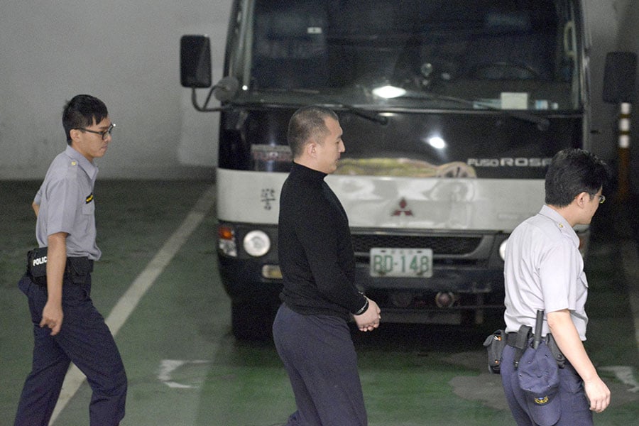 專家表示，中共正在建立一個全面的台灣人民資料庫，以進行監視任務及招募間諜。圖中為因涉嫌從事間諜活動今年3月遭台灣當局逮捕的中國留學生周紅旭（音譯，Zhou Hongxu）。（SAM YEH/AFP/Getty Images）