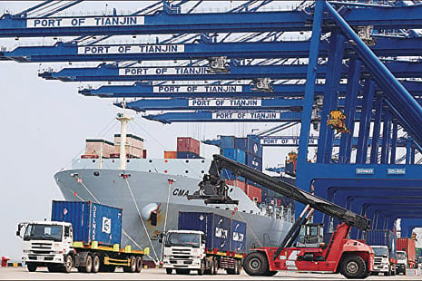 中國9月出口額連續3個月低於預期。圖為天津港一貨運碼頭。（Getty Images）