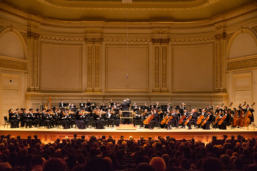 10月15日下午，神韻交響樂團2017巡演來到紐約卡內基大廳（Carnegie Hall）隆重上演。（戴兵／大紀元）