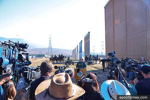 美墨邊境牆模型於聖地亞哥完工 將接受檢驗