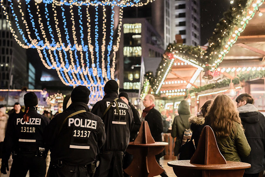 設置水泥墩路障 柏林警察加強聖誕市場保安