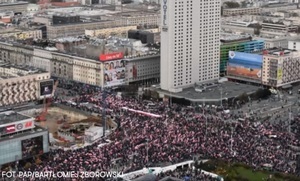 波蘭六萬人獨立日遊行 希望喚回傳統價值